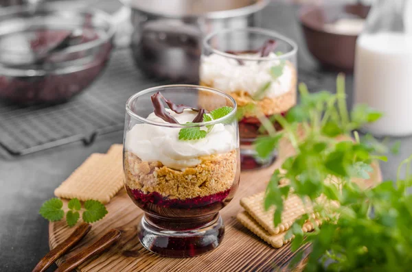 Cheesecake în sticlă — Fotografie, imagine de stoc