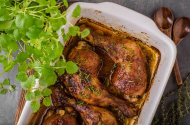 Sarımsak rosemary tavuk