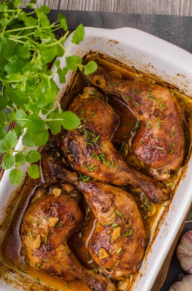 Sarımsak rosemary tavuk