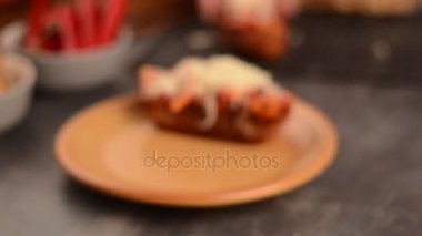 Tavuk ile sarımsak tost ekmegi