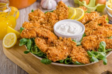 Tavuk şeritler delish sarımsak daldırma ile