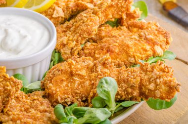 Tavuk şeritler delish sarımsak daldırma ile