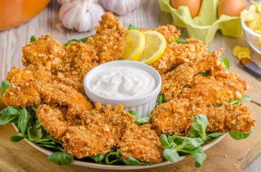 Tavuk şeritler delish sarımsak daldırma ile