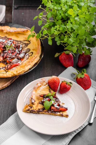 Fırında, Hollandalı bebek gözleme çilek ile gözleme