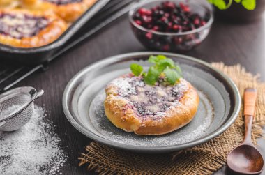 Rustik mini kek çilek ve şeker kek