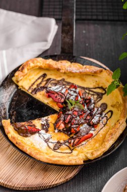 Fırında, Hollandalı bebek gözleme çilek ile gözleme