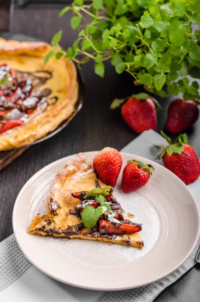 Fırında, Hollandalı bebek gözleme çilek ile gözleme