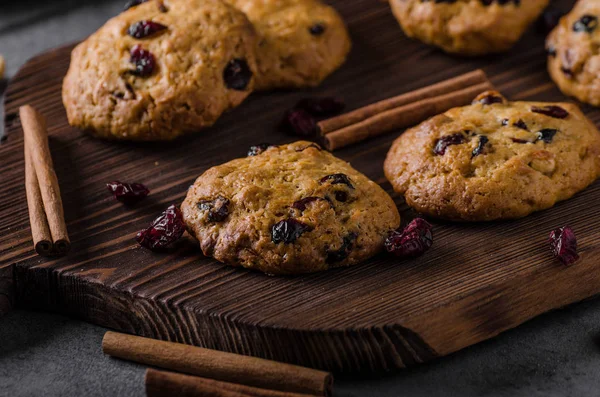 Biscoitos de cenoura com cranberries — Fotografia de Stock