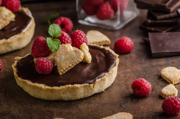 Tartaletti al cioccolato con noci — Foto Stock