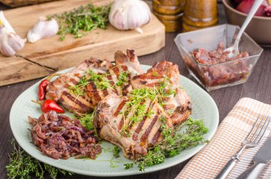 ızgara domuz pirzola