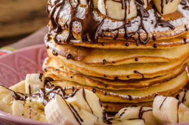 Amerikan krep muz, çikolata ile