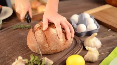 Bezelye çorbası görüntüleri nasıl kesme ekmek, yapmak hizmet