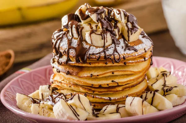 Amerikan krep muz, çikolata ile