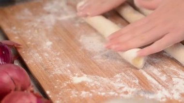 Fried gnocchi tavuk ve parmesan ile