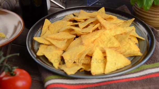 Nachos salsa di formaggio delizioso filmato video — Video Stock