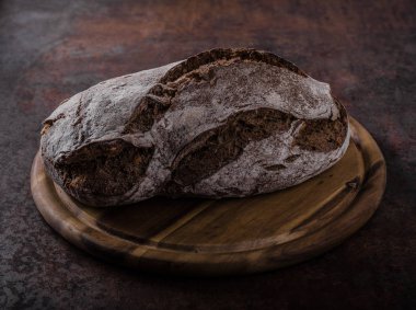 Kepekli rustik ekmek