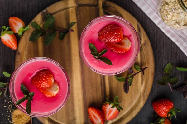 Çilek puddink fotoğraf