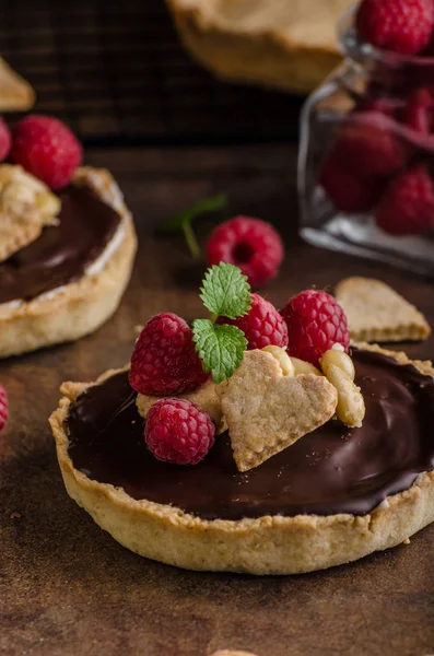 Tartaletti al cioccolato con noci — Foto Stock