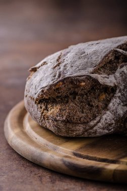 Kepekli rustik ekmek