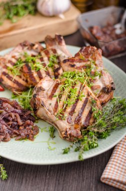 ızgara domuz pirzola