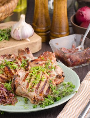 ızgara domuz pirzola