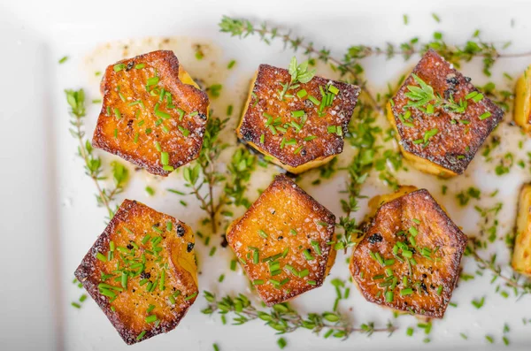 Fondant de batata com alho e ervas — Fotografia de Stock