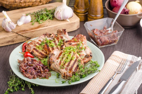 Chuletas de cerdo asadas —  Fotos de Stock