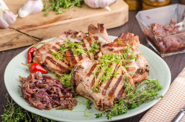 ızgara domuz pirzola