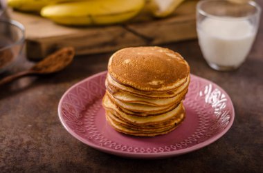 Amerikan krep muz, çikolata ile