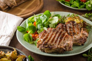 ızgara domuz pirzola