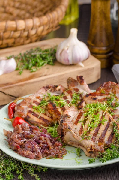 ızgara domuz pirzola