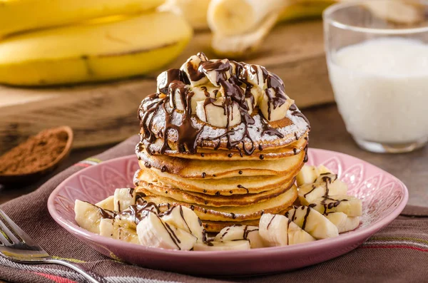 Amerikan krep muz, çikolata ile