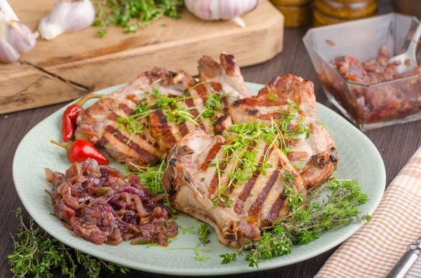 ızgara domuz pirzola