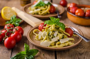 Makarna pesto fesleğen