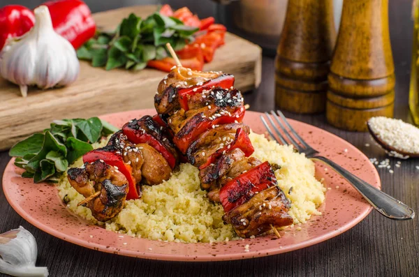 Brochetas de pollo dicen salsa — Foto de Stock