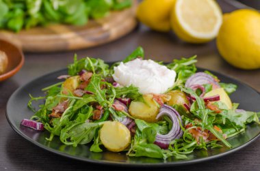 Patates marul salatası