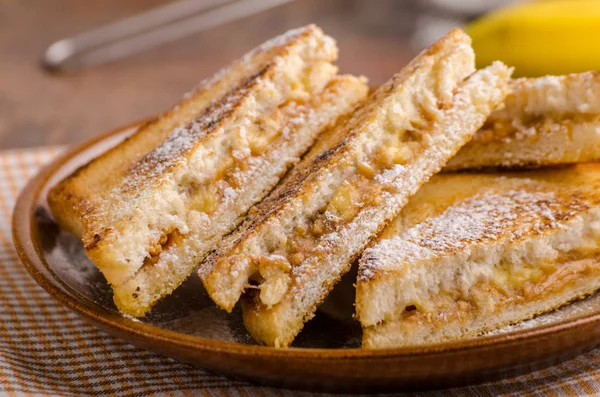 Sándwich de plátano de mantequilla de maní —  Fotos de Stock