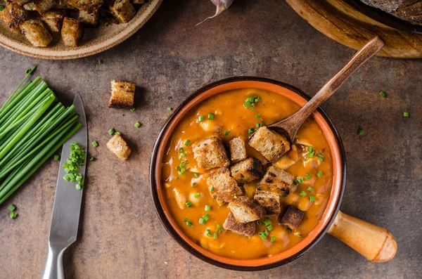 croutons gulaş çorbası