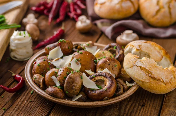 Ensalada de setas, parmesano y mayonesa — Foto de Stock