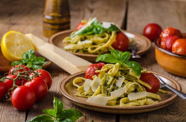 Makarna pesto fesleğen