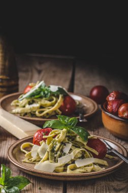 Makarna pesto fesleğen