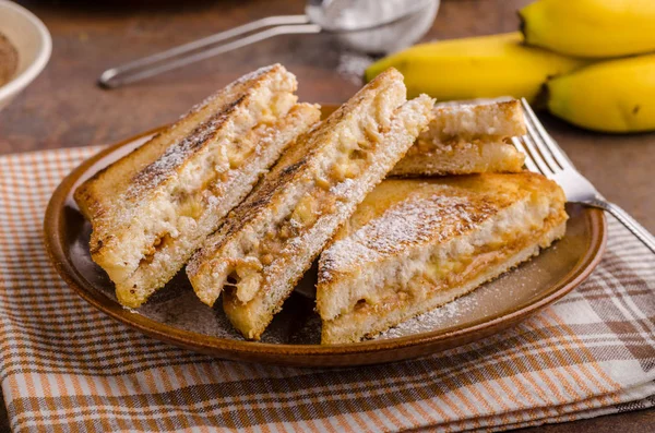 Sandwich banane beurre d'arachide — Photo