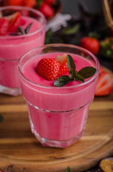 Aardbeien puddink foto — Stockfoto