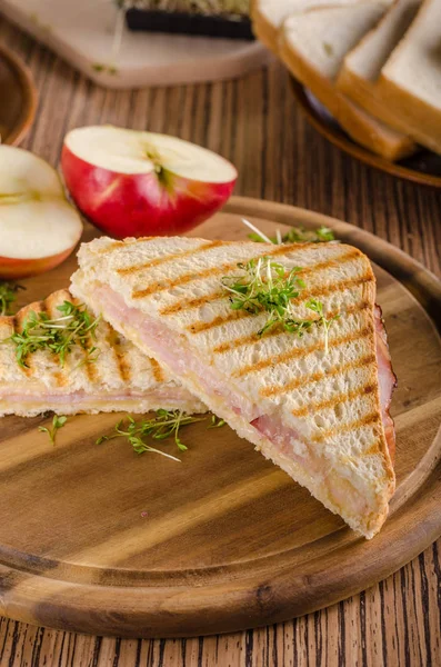 Panini cheese ham toast, fresh apple sandwitch — Stock Photo, Image