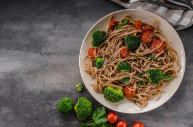 Brokoli makarna delish basit