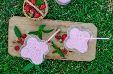 Yaz dışında Strawberrie güler yüzlü