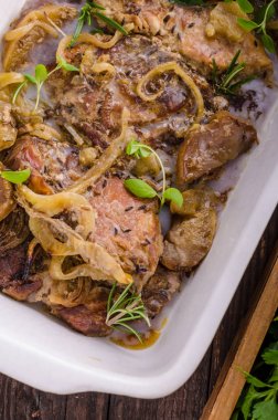 Fırında domuz pirzolası