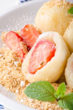 Doldurulmuş çilek köfte