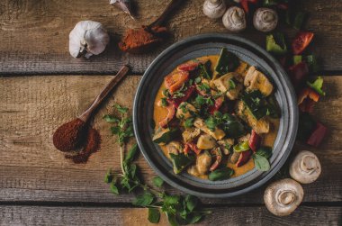 Köri tavuk sebze taze yiyecek