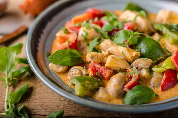 Curry kyckling grönsaker färska livsmedel — Stockfoto